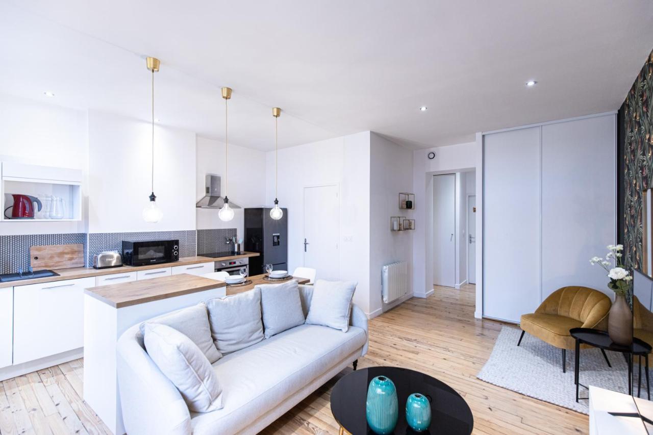 Le Cret - Place Jean Jaures Saint-Etienne  Ngoại thất bức ảnh